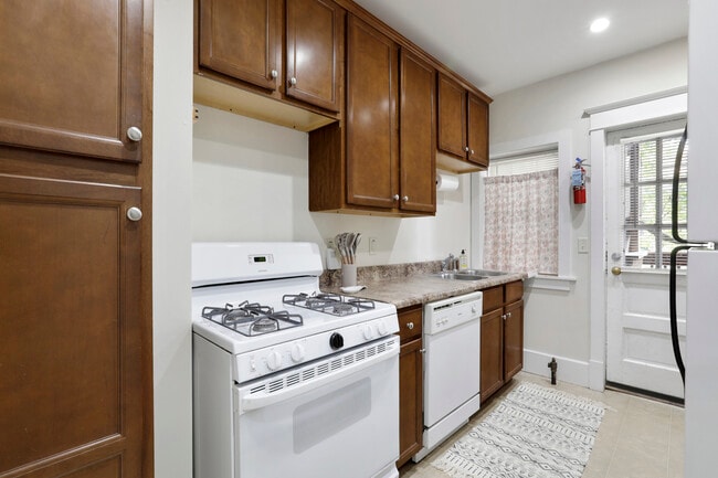 603 W Green St unit 2E, Urbana, IL 61801 - photo 6