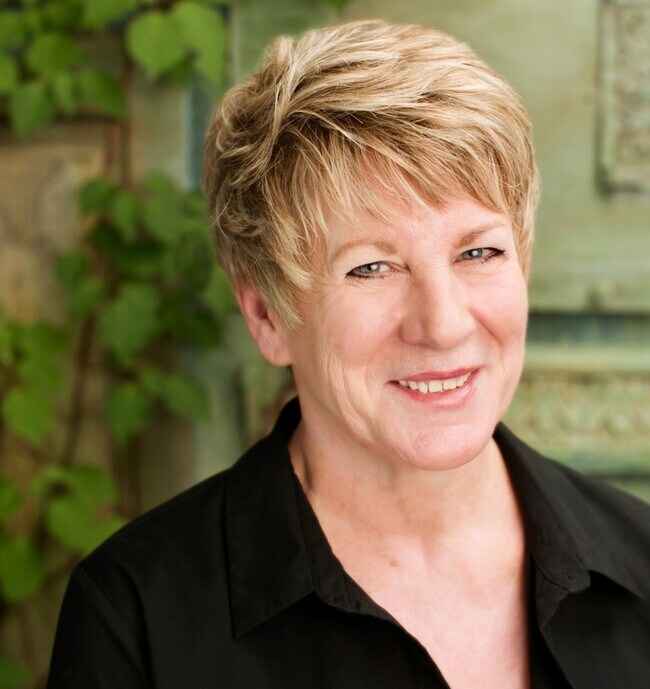 Laura Olin