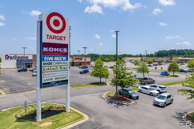 Bryant’s main shopping conglomerate, Alcoa Crossings sports many popular retail chains.