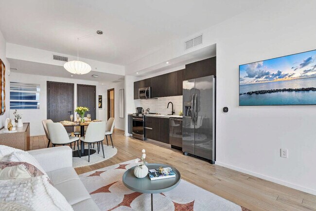 The Elser unit ID1372297P, Miami, FL 33132 - photo 2