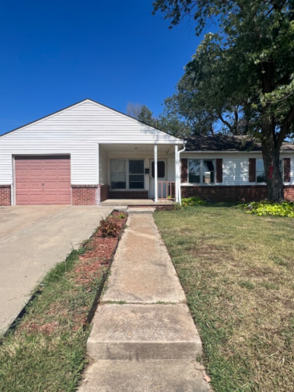 2025 E Frank Phillips Blvd, Bartlesville, OK 74006