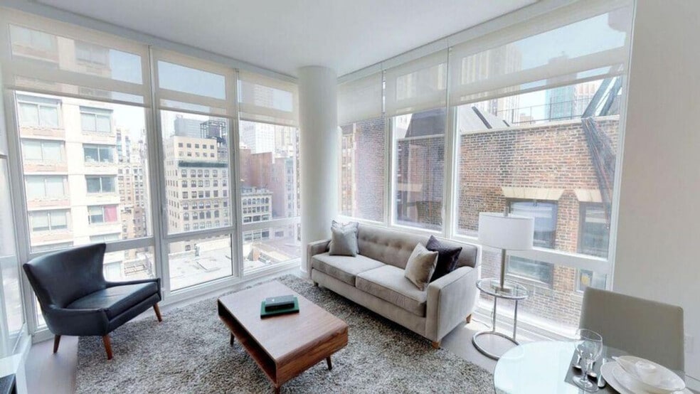 42 W 33rd St unit ID1363092P, New York, NY 10001 - photo 1
