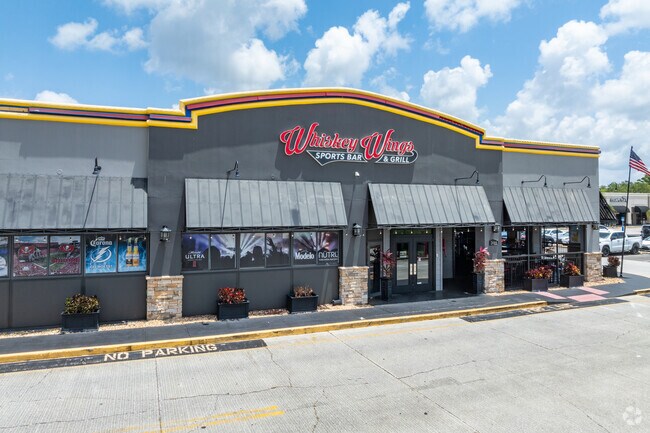 Whiskey Wings Largo serves up wings and comfort 7 days a week in East Bay Country Club.