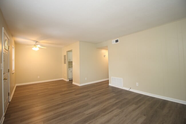 Savannah Square & Terrace Apartments, Louisville, KY 40258 - photo 7
