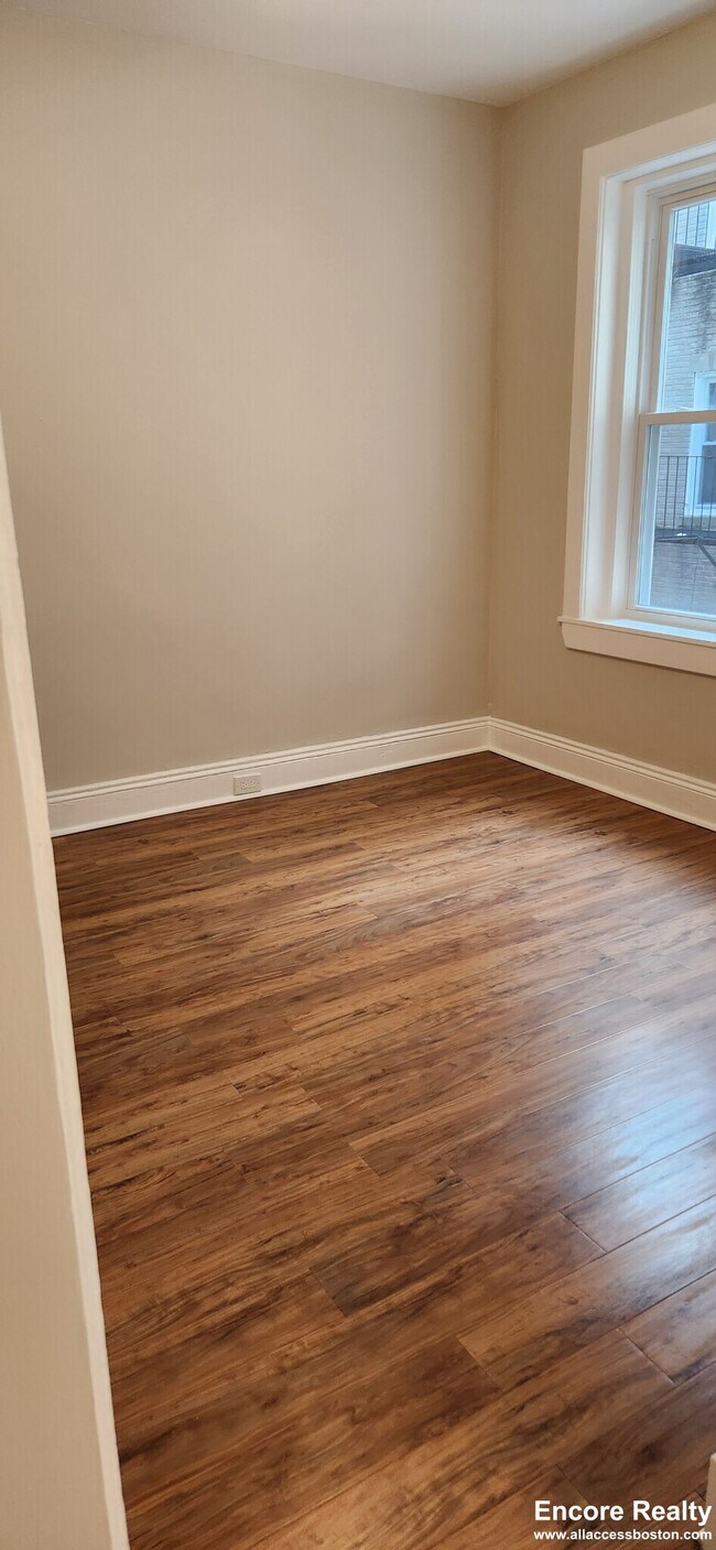 1185 Commonwealth Ave unit 16C, Allston, MA 02134 - photo 4