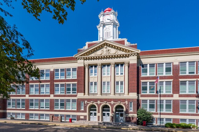 Bellaire High School sits proudly in the downtown area.