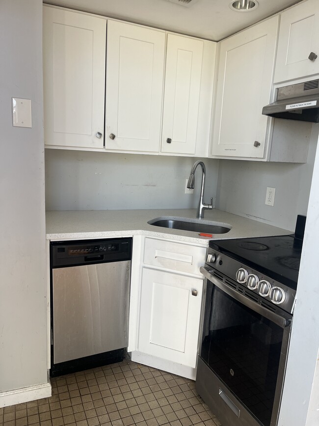 491 Valley St unit 11, Orange, NJ 07050 - photo 6