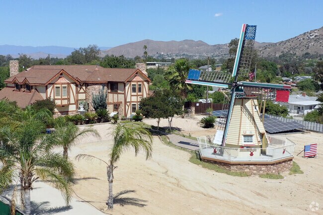 Large lots with windmills and solar panels can be found in Norco.