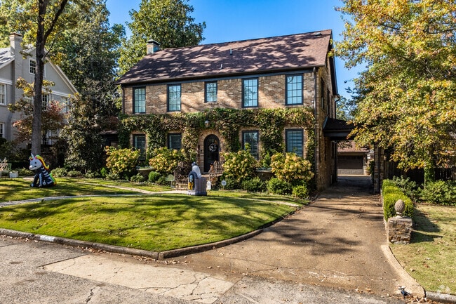 Luxury homes are commonly found along the quiet streets of Height.