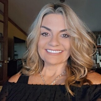 Lynn Grooms