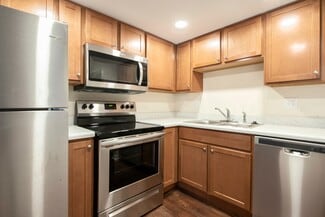 1643 Riverside Dr, South Bend, IN 46616