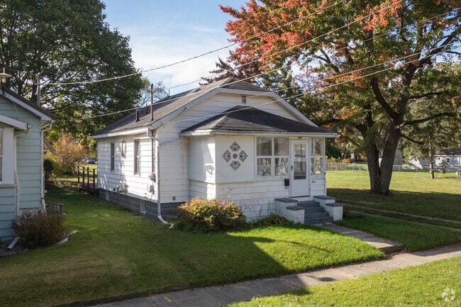 Smaller homes in close proximity to one another is the norm in Nixon.