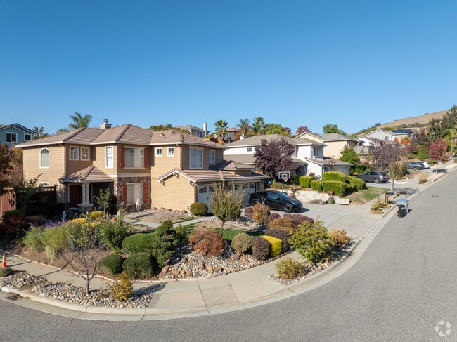 Richmond Ranch offers new homes that blend classic elegance and modern comfort.