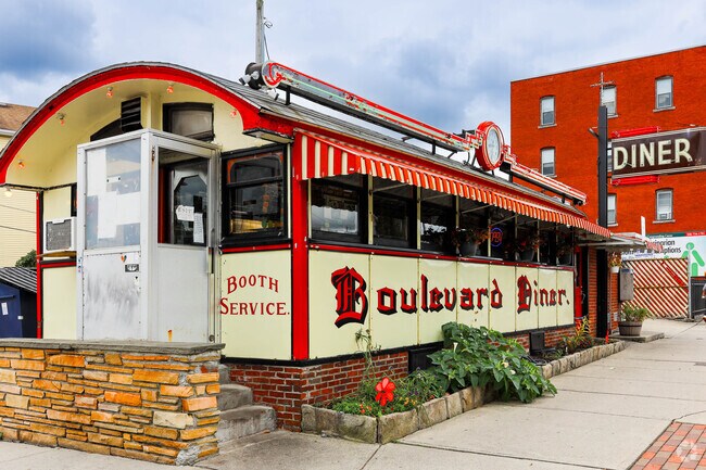 The Boulevard Diner is found right on the bustling streets in Shrewsbury Street, MA.
