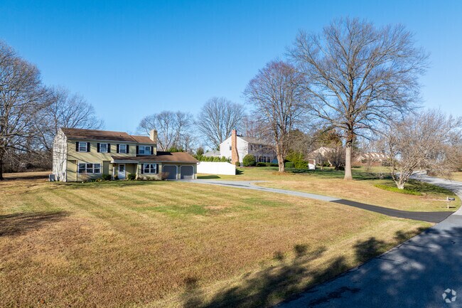 Older modern Colonial homes in Newlin date from the 1970s.