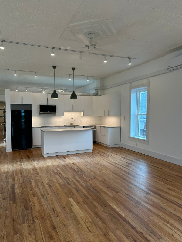 204 W Washington St Unit 3B, Monticello, IL 61856