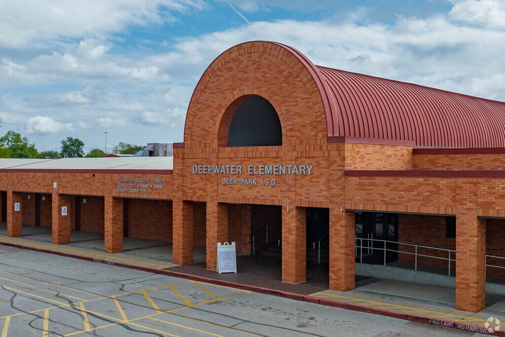 Deepwater Elementary School, Rankings & Reviews