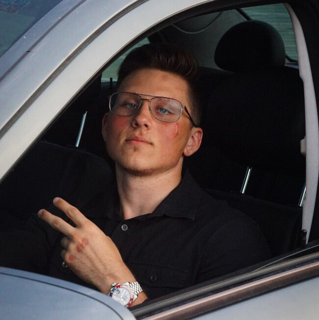 Agent Photo