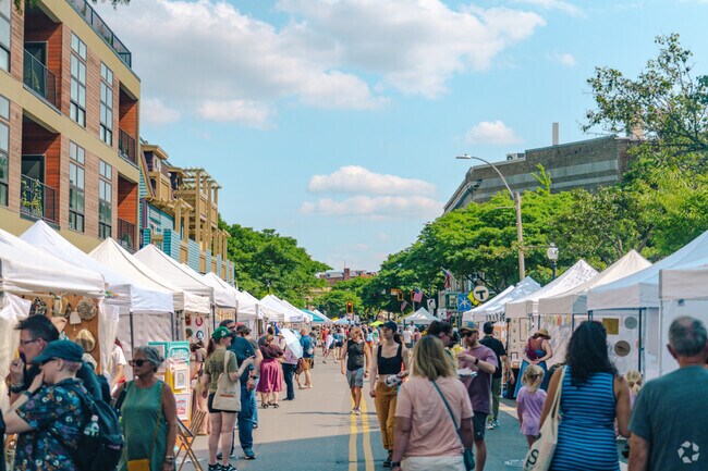 Art Beat Festival extends through Davis Square and is a yearly event near Spring Hill.