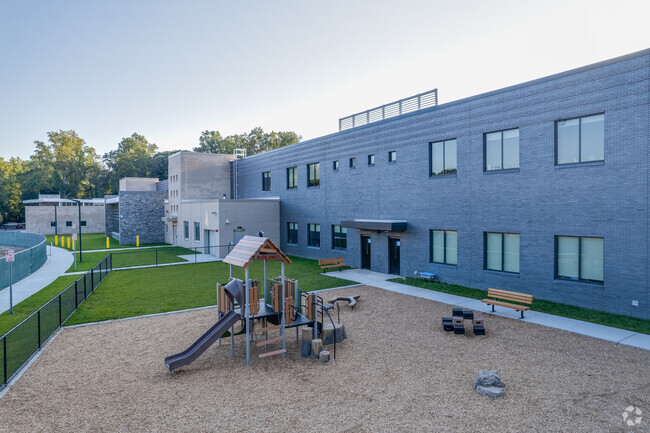 Cranbury Elementary School has a B rating on Niche and is a top choice school in the area.