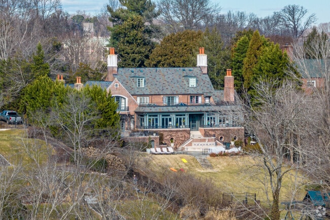 Large single-family homes are available in Bearden.