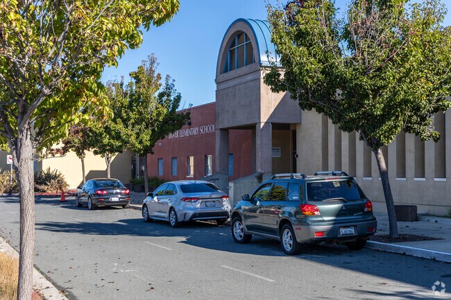 Dover Elementary School is located in San Pablo, California.