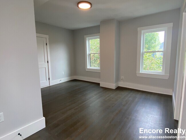 118 Marginal St unit 8, Boston, MA 02128 - photo 3