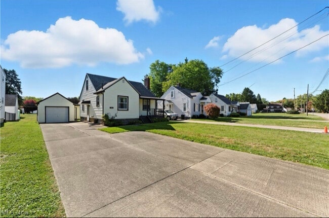 132 33rd St SE, Canton, OH 44707 - photo 4