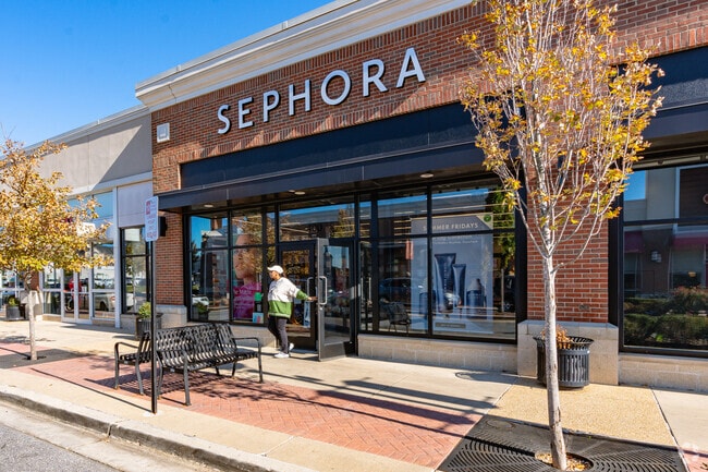 A Brand new Sephora has recently opened up at Woodmore Towne Center for residents to enjoy.