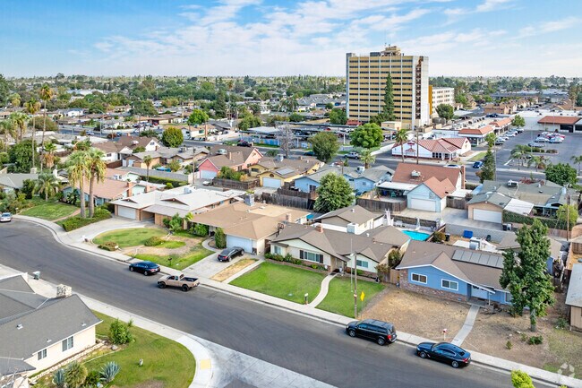 The Wible Orchard area is close to major retail and office centers.