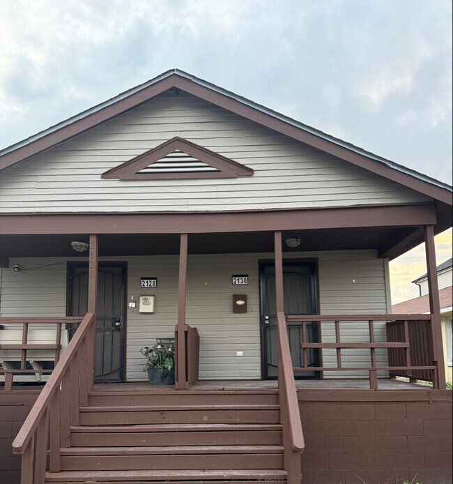 2130 Feliciana St, New Orleans, LA 70117