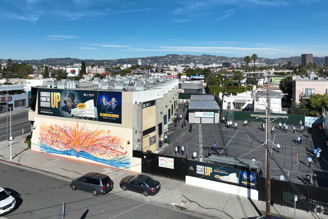 Cheder Menachem School is conveniently located to serve the Greater Los Angeles Jewish community