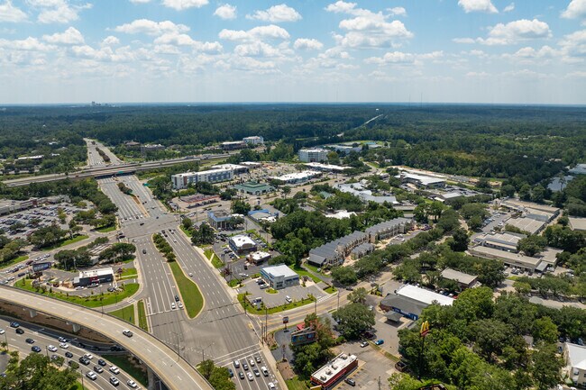 Thomasville Rd. is the main road in Maclay and runs a straight shot to downtown Tallahassee.