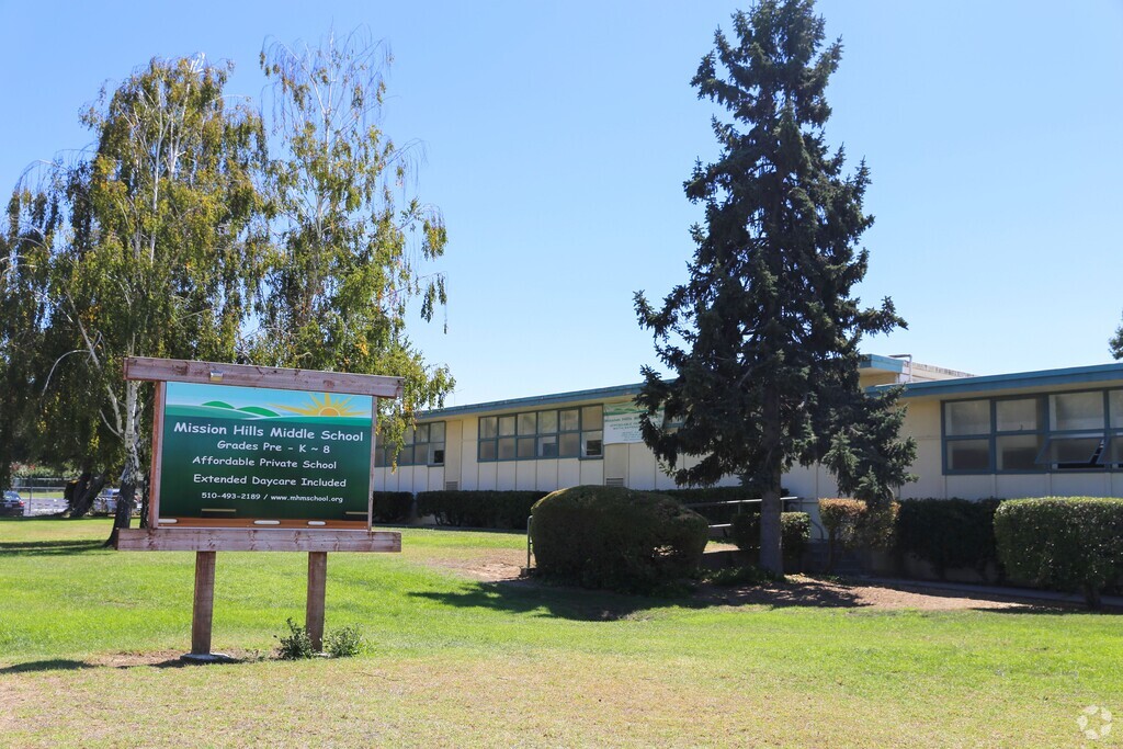 Mission Hills Middle School serves students in the Downtown Union City community.