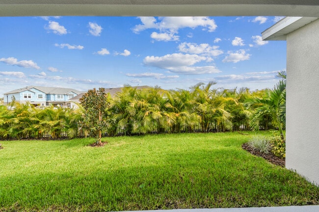 10653 Crescent Creek Crossing, Parrish, FL 34219 - photo 5