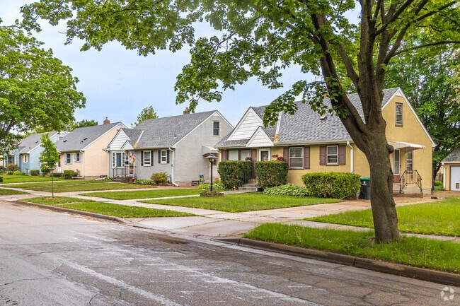 Beaver Lake Heights is home to tree-lined streets and early 20th-century bungalows and ramblers.