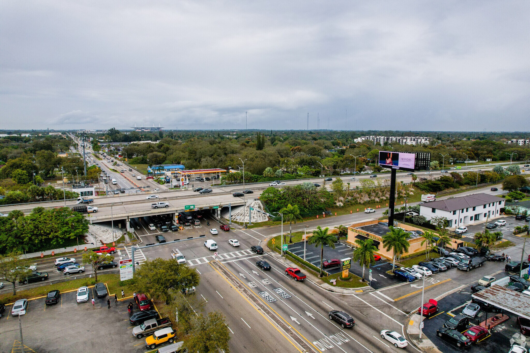 Palmetto Expressway is conveniently close to the neighborhood.