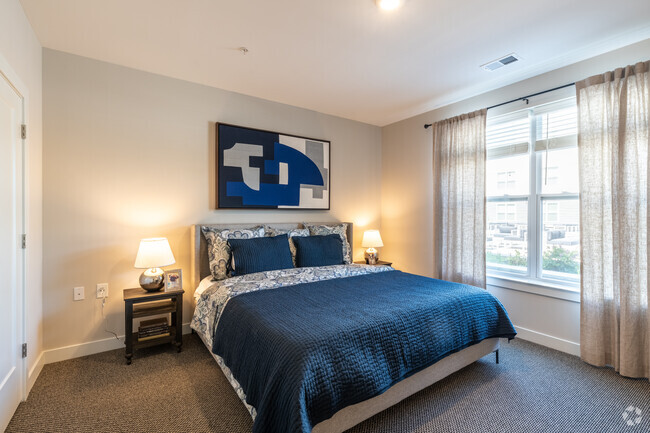 1BR, 1BA +Den - 1,044SF