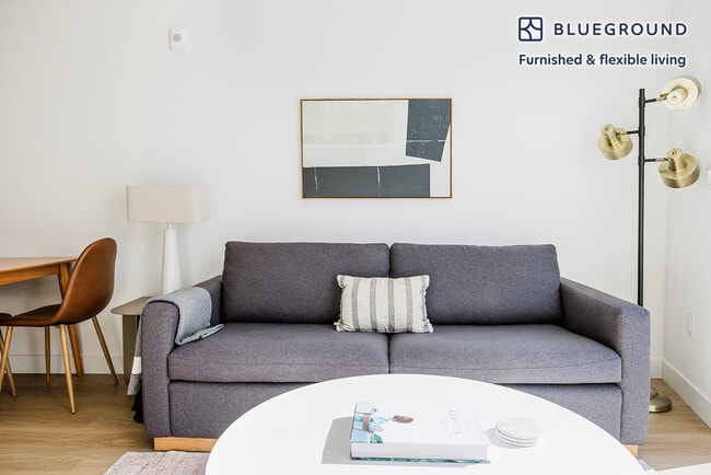 1130 N Orange Dr unit FL3-ID1304, Los Angeles, CA 90038 - photo 2