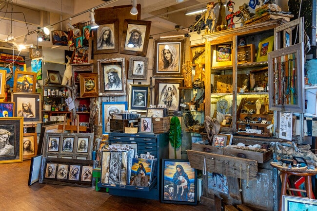 Discover architectural beauty in Lake Charles's Charpentier Historic District.