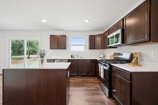 4311 Oak St, Grand Blanc, MI 48439