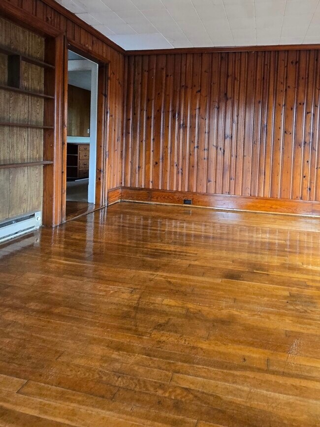 204 S West St unit 2, Wilkesboro, NC 28697 - photo 4