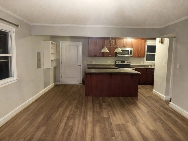 411 Brewer St, East Hartford, CT 06118 - photo 4