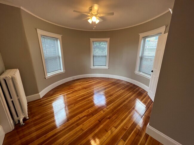 51 Ibbetson St unit 2, Somerville, MA 02143 - photo 3