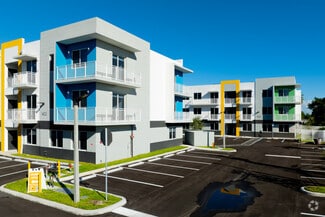 1453 W 29th St, Hialeah, FL 33012