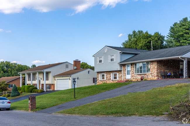 Many different styles of split level homes mix throughout Westview Terrace.