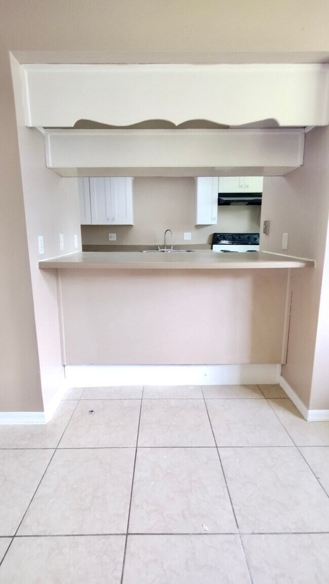 1348 W Evans Cir unit B, Deltona, FL 32725 - photo 5