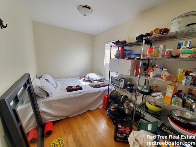 21 Weitz St unit 1, Allston, MA 02134 - photo 5