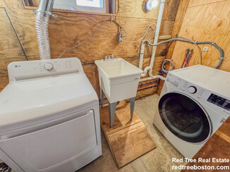 18 Albion Rd Unit 1, Quincy, MA 02170