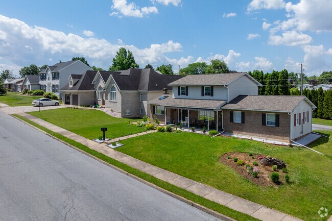 Highland Park has beautiful homes for buyers with opportunity for spacious living.